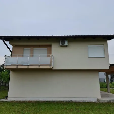 Villa - Otes *